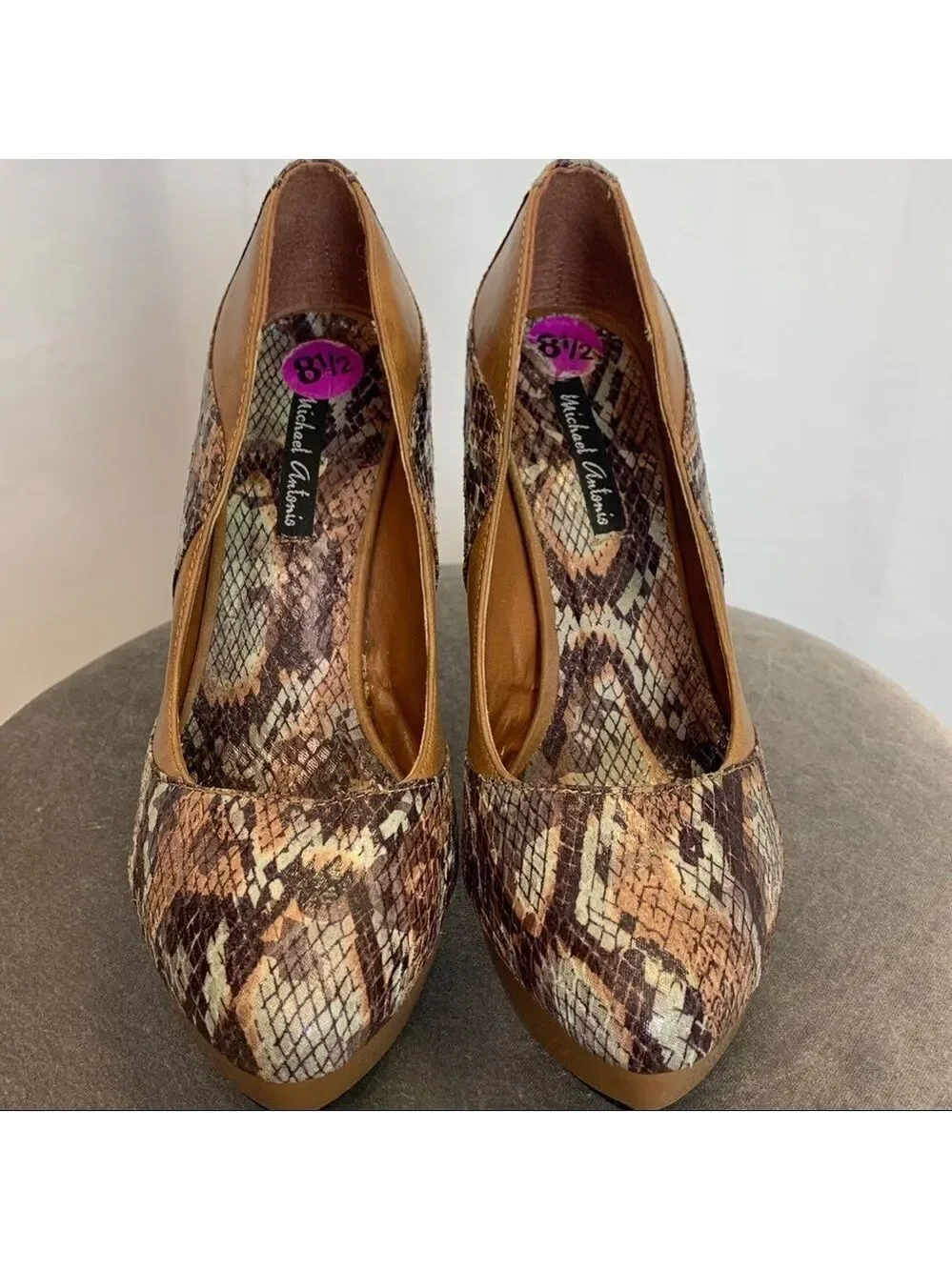 Michael Antonio camel Brown patent snake print high heel platform pumps Sz 8.5🔥